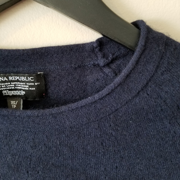 XS Banana Republic Sweater - Picture 4 of 12